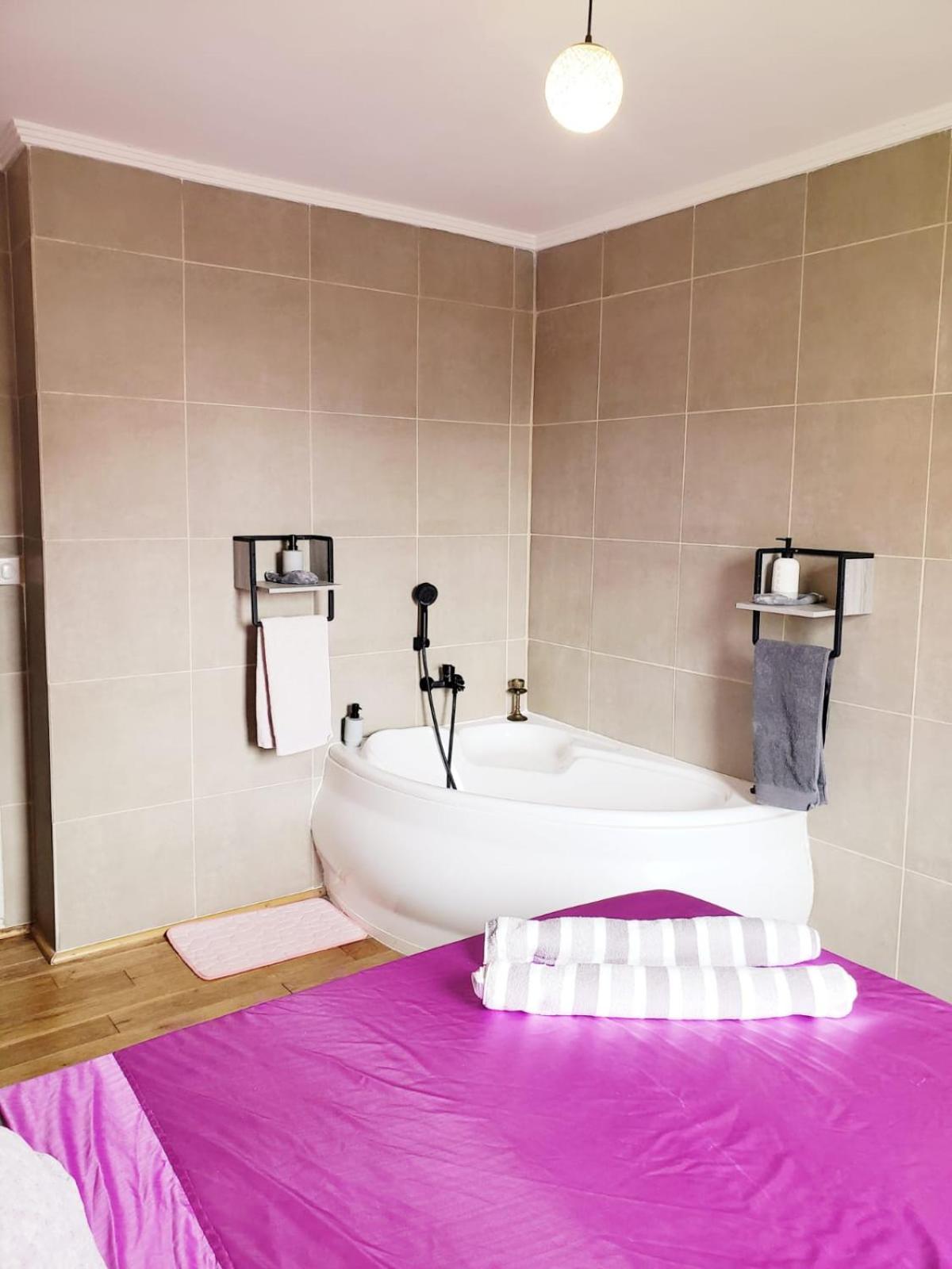 Air-Conditioned Residential Suite From 1 To 6 - Bathtubs In Rooms - Wifi - Kitchen - Laundry - Self-Arrival - Parking Avignon Luaran gambar